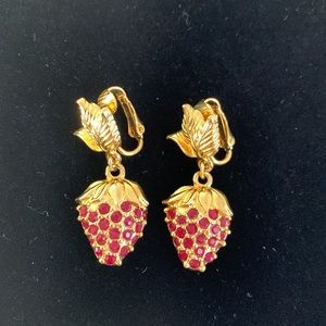 VTG AVON Strawberry Clip On Dangle Earrings Red Rhinestones Gold Tone 1990’s